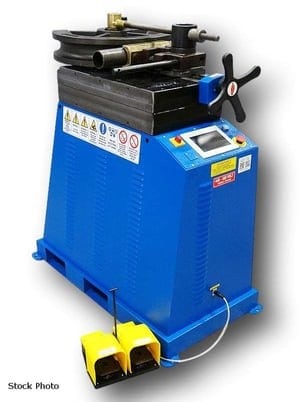 Tube and pipe bender