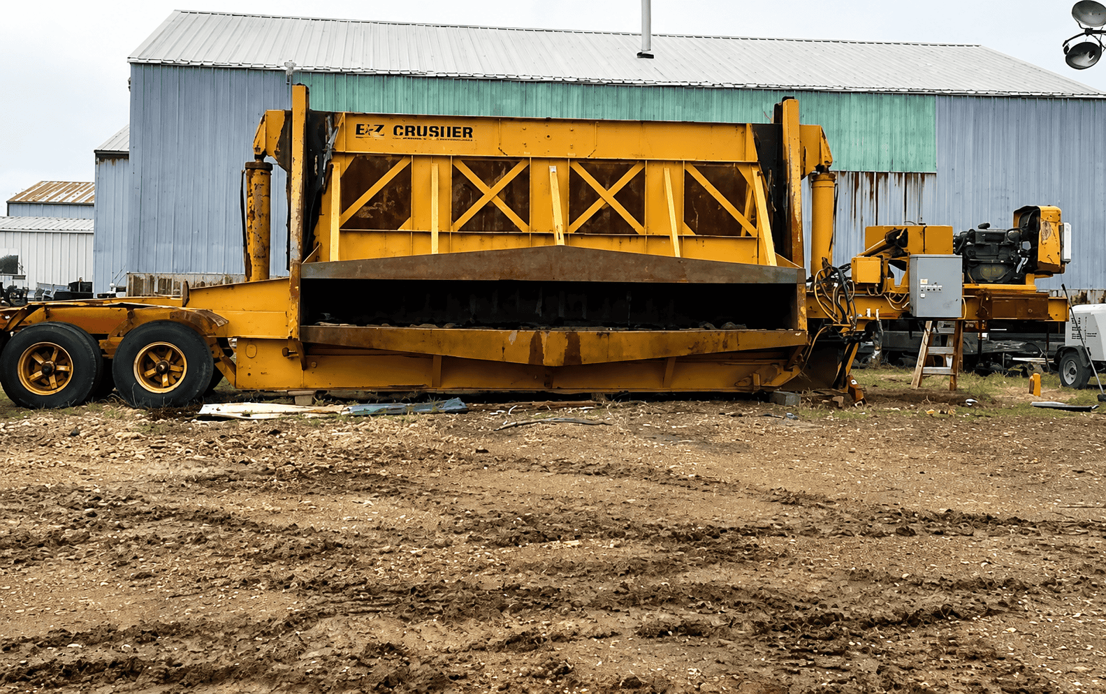 yellow-mobile-crusher
